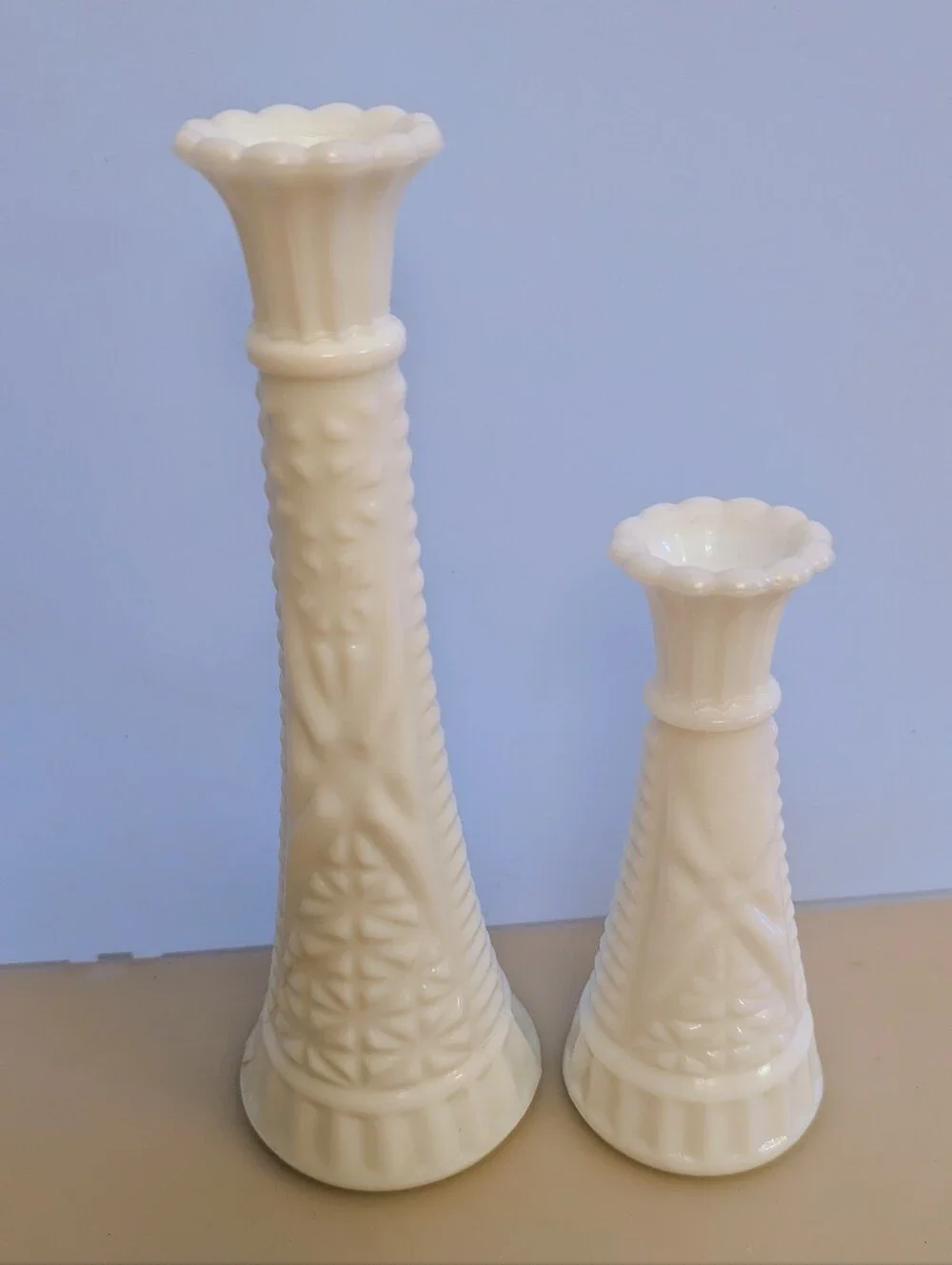 Rare Set of 2 Vintage Collectible Table Bud Milk Glass Vases By Anchor Hocking.